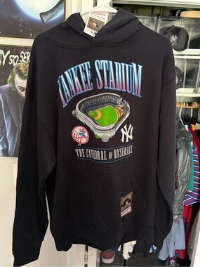 Cooperstown Collection  Yankees Stadium Hoodie Size Men’s Large